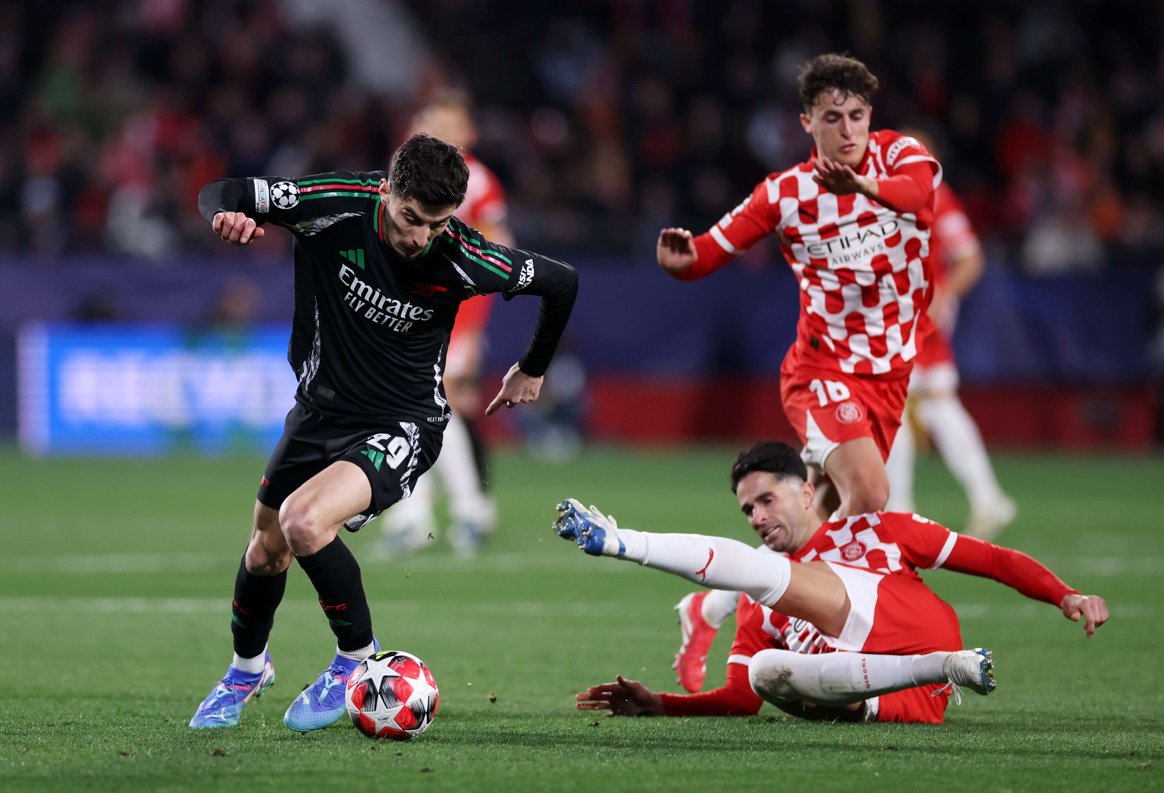 拜仁势不可挡连续64场德甲主场破门平历史纪录的壮举