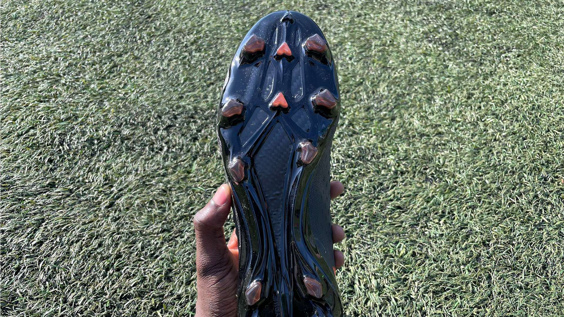 融入青岛生活分享阿兰德比赛后妻子感人谢场瞬间的温暖故事